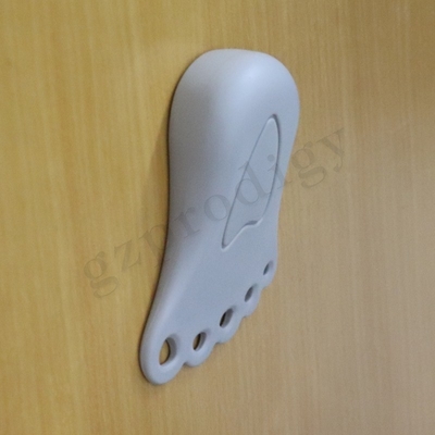 Cale en plastique de porte de bébé de protecteur d'enfants de sécurité de cale gris-clair molle de porte