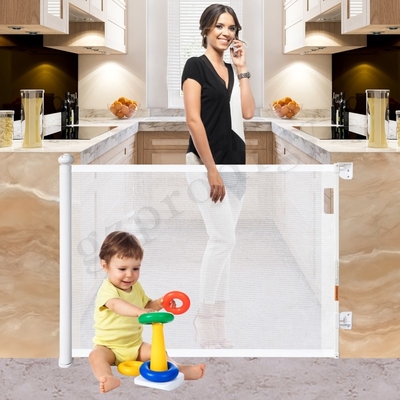 Aucune garde escamotable d'escalier de maille de porte de perceuse adaptent la barrière de porte d'enfant aux besoins du client